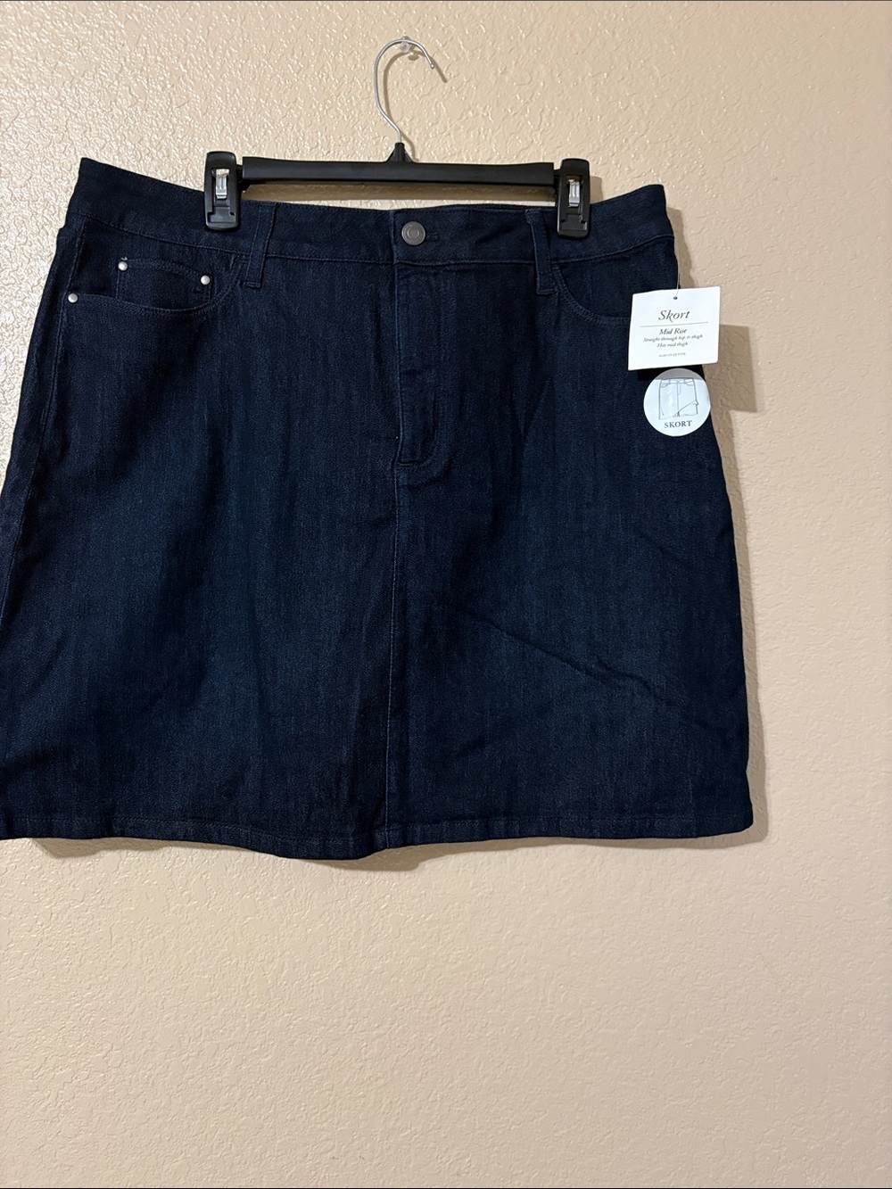 NEW Croft&Barrow Dark Denim Jean Skort. Size 18. Skirt with shorts underneath
